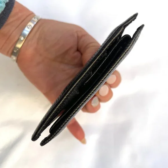 Auc Louis Vuitton Bifold Epi Black Vintage wallet
